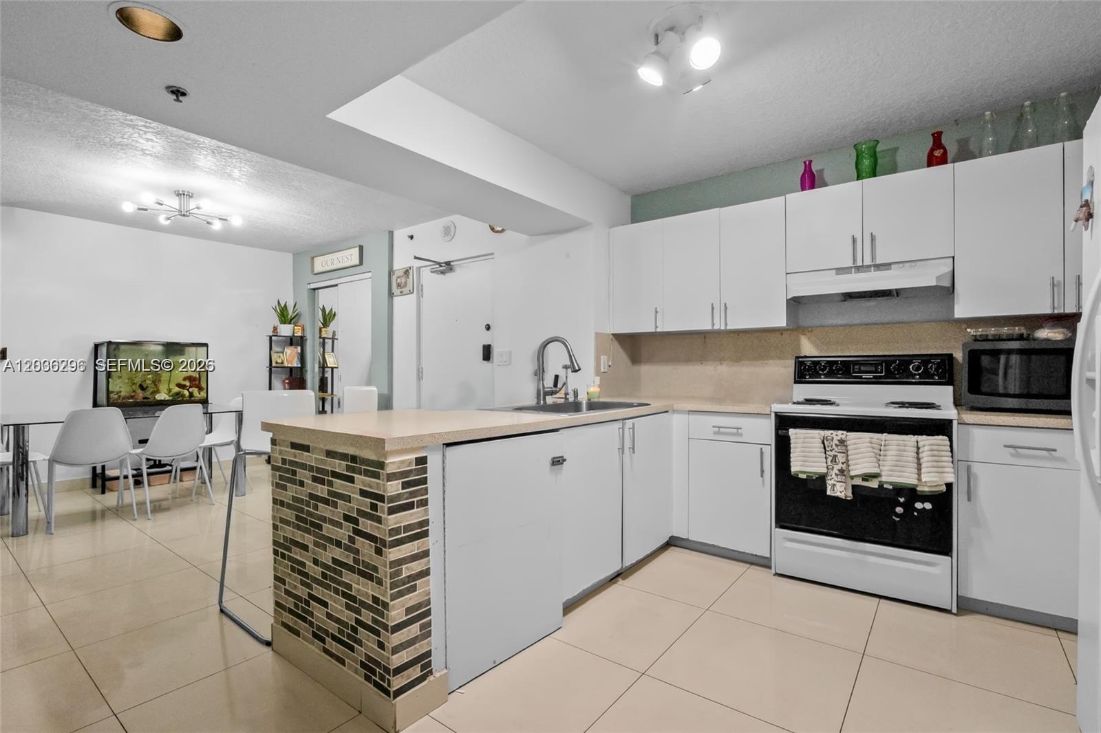 104 Southwest 9th Street, Unit 305 Miami, FL 33130 - Photo 5 of 7