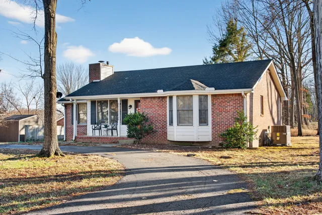 $1,995 | 2906 Curtiswood Lane East, Springfield, TN 37172