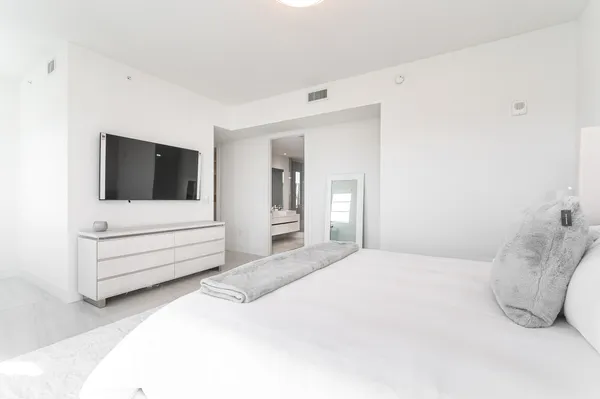 $20,000 | 155 East Boca Raton Road, Unit 1103, Boca Raton, FL 33432