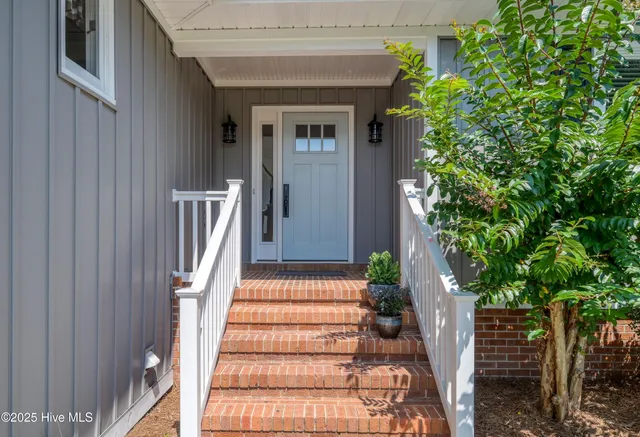 $585,000 | 1966 Kings Landing Road, Hampstead, NC 28443