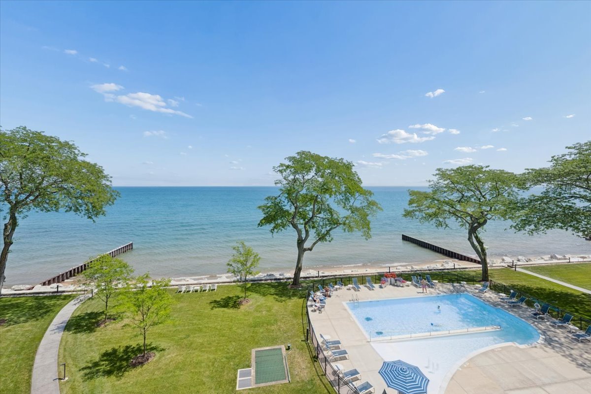 1630 Sheridan Road, Unit 4H Wilmette, IL 60091 - Photo 10 of 35