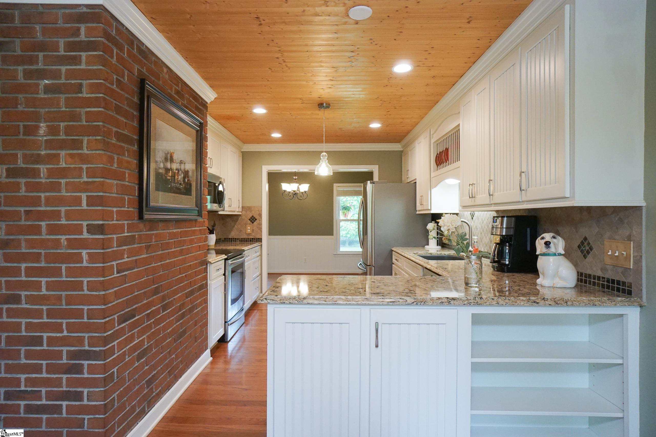 204 Colony Road Taylors, SC 29687 - Photo 11 of 32 Gallery Image 11