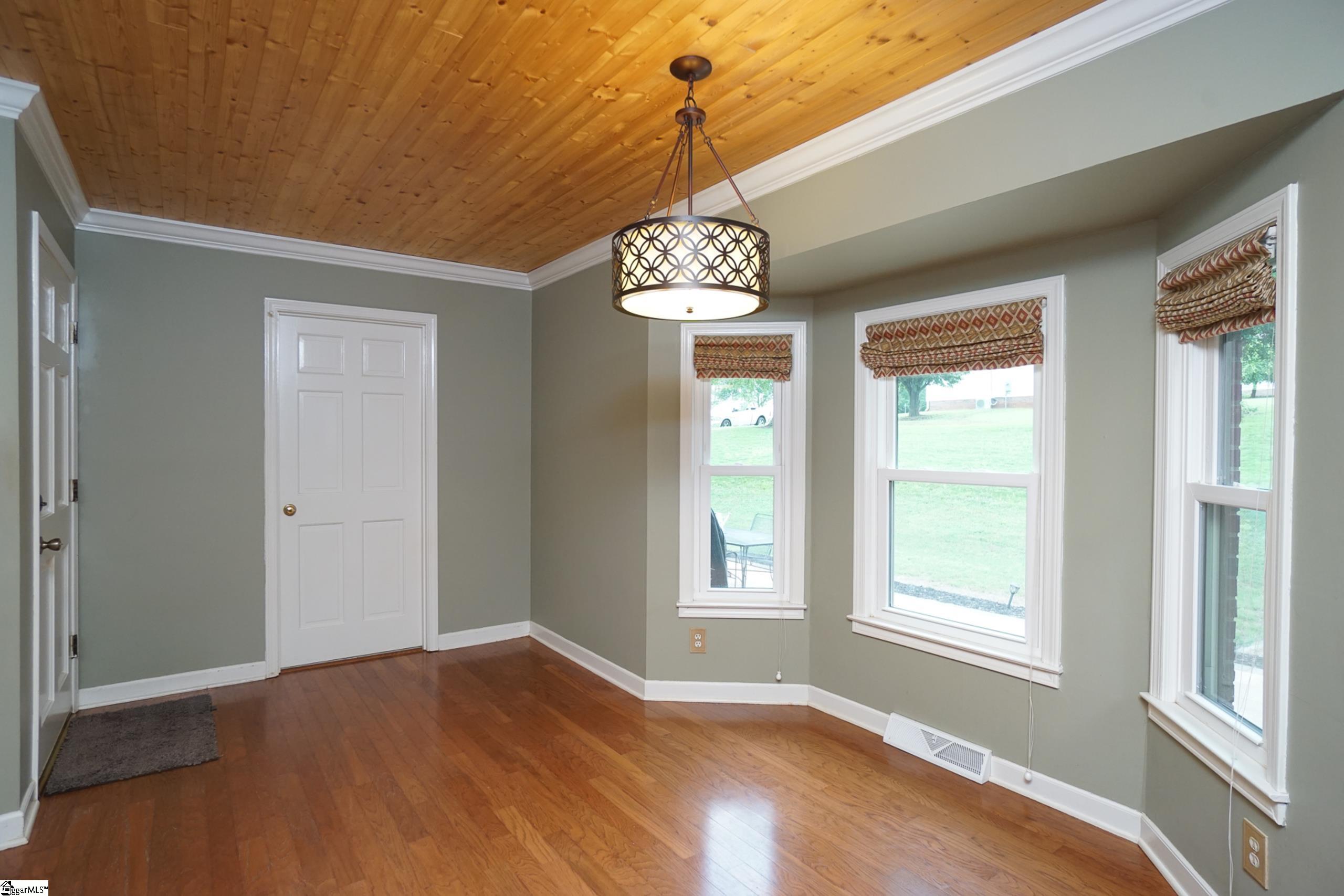 204 Colony Road Taylors, SC 29687 - Photo 8 of 32 Gallery Image 8