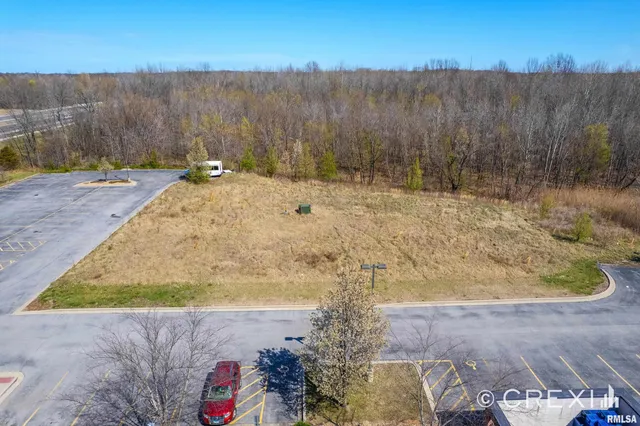 $379,900 | 1445 East Main Street, Carbondale, IL 62902