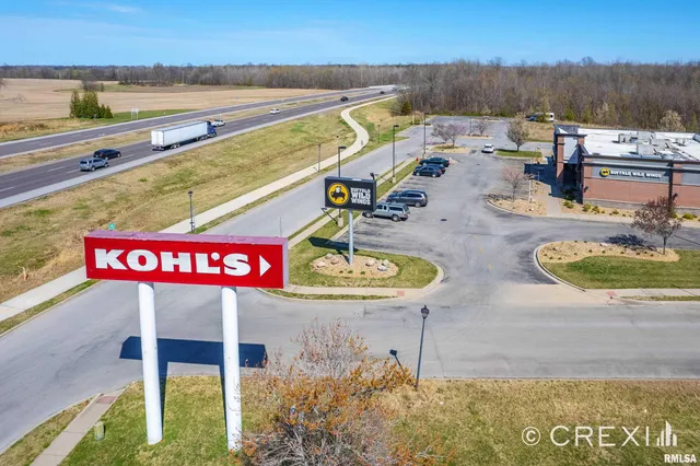 $379,900 | 1445 East Main Street, Carbondale, IL 62902