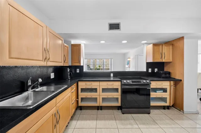 $2,595 | 401 Golden Isles Drive, Unit 304, Hallandale Beach, FL 33009