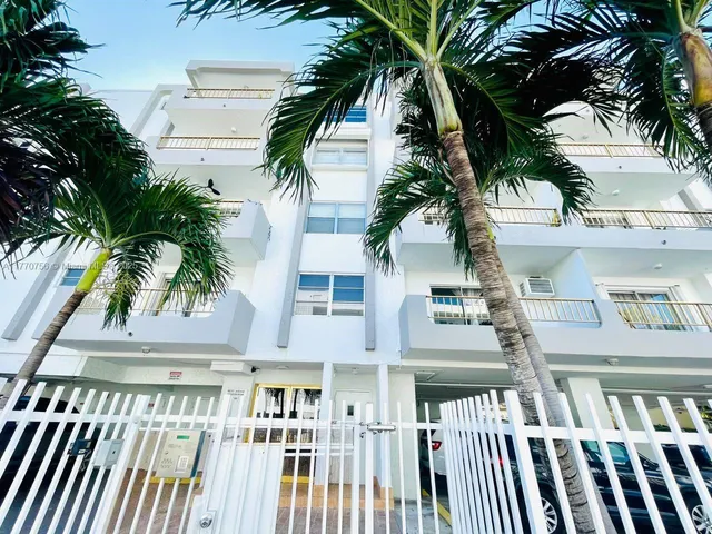 $2,590 | 1580 West Avenue, Unit 407, Miami Beach, FL 33139