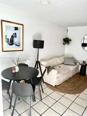 $2,590 | 1580 West Avenue, Unit 407, Miami Beach, FL 33139