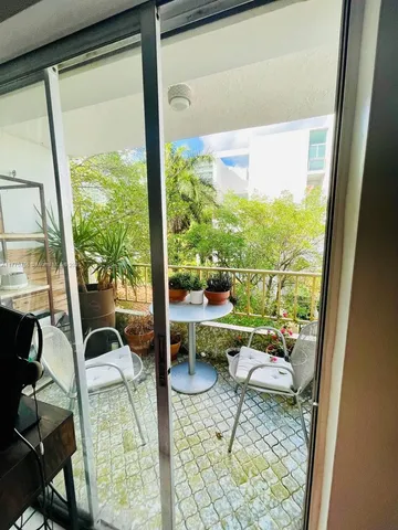 $2,590 | 1580 West Avenue, Unit 407, Miami Beach, FL 33139