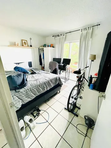 $2,590 | 1580 West Avenue, Unit 407, Miami Beach, FL 33139