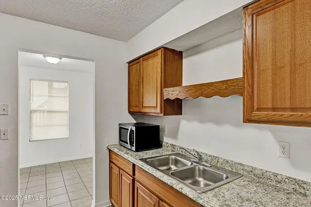 $1,000 | 475 Crabapple Court, Unit B, Orange Park, FL 32073