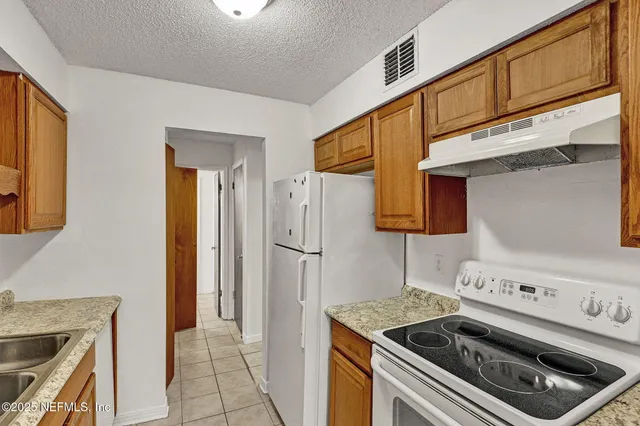 $1,000 | 475 Crabapple Court, Unit B, Orange Park, FL 32073