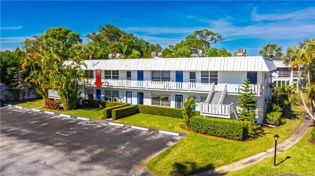 $193,000 | 2929 Southeast Ocean Boulevard, Unit O4, Stuart, FL 34996