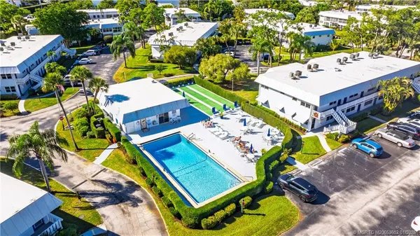 $133,000 | 2929 Southeast Ocean Boulevard, Unit O4, Stuart, FL 34996