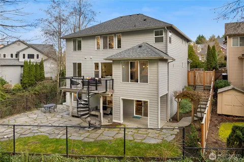 $2,000,000 | 11727 165th Place Northeast, Redmond, WA 98052