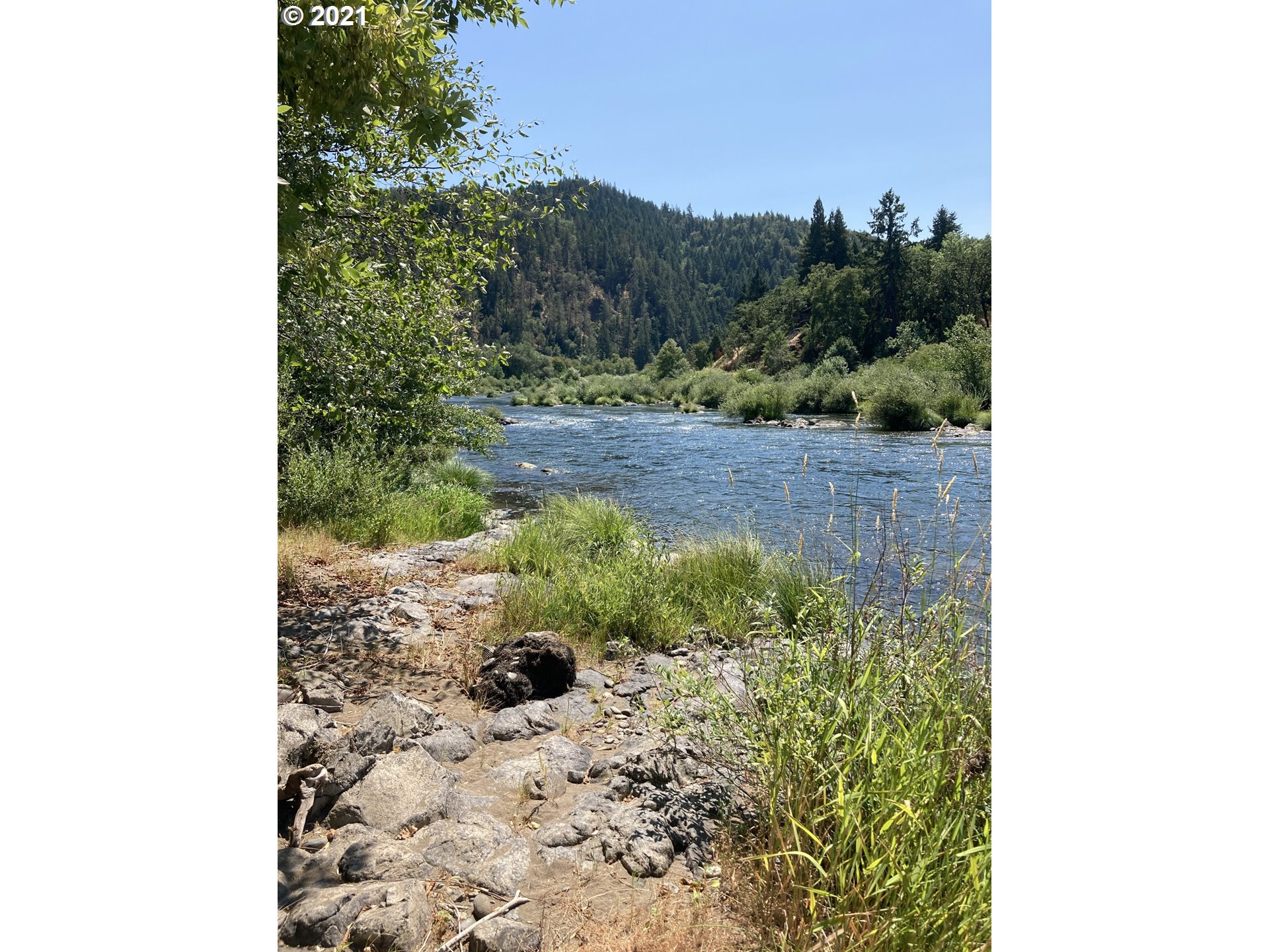 350 Singing Waters Road Winchester, OR 97495 - Photo 11 of 13 Gallery Image 11