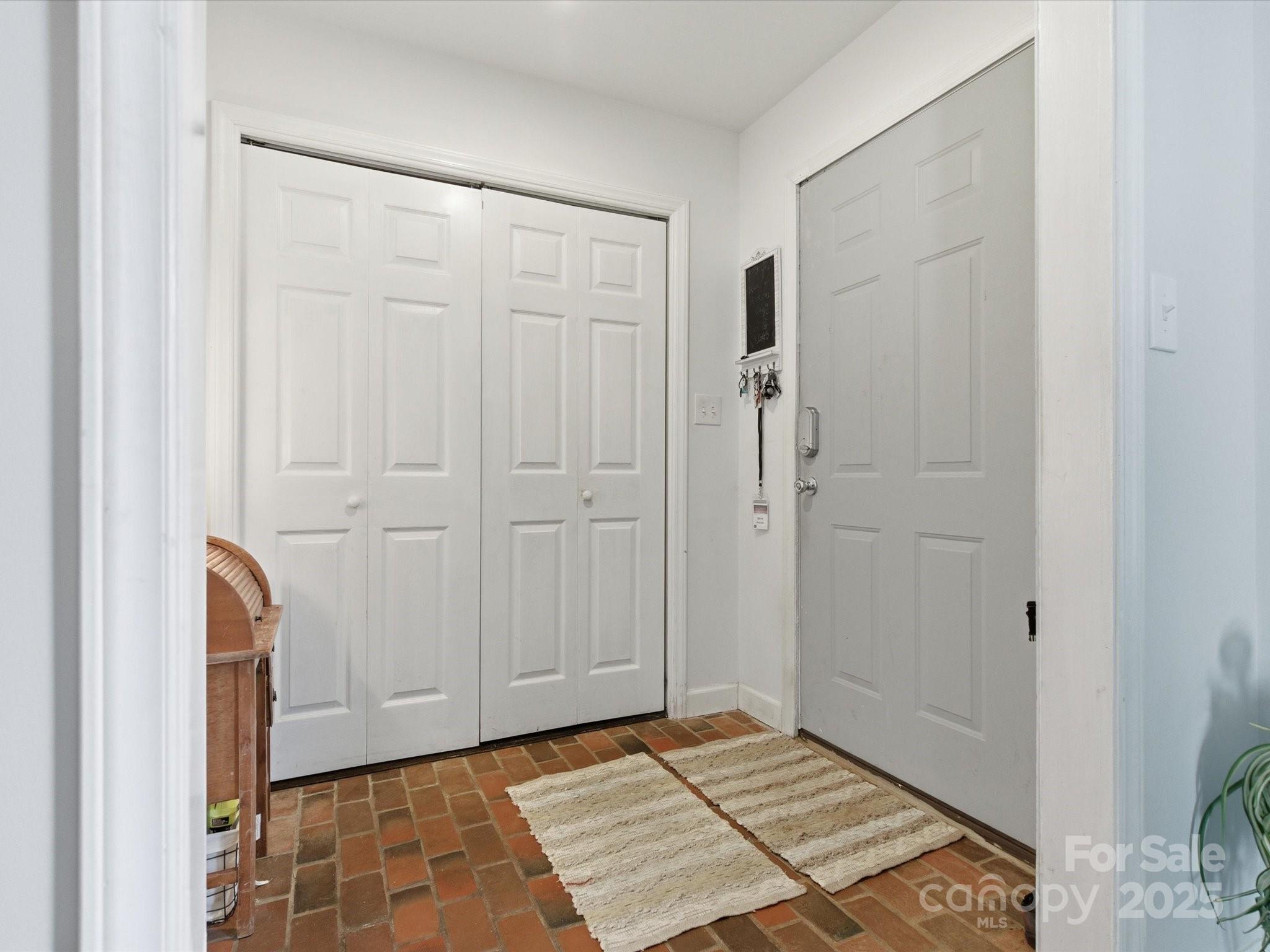 9941 Ferguson Road Charlotte, NC 28227 - Photo 9 of 29 a view of an empty room