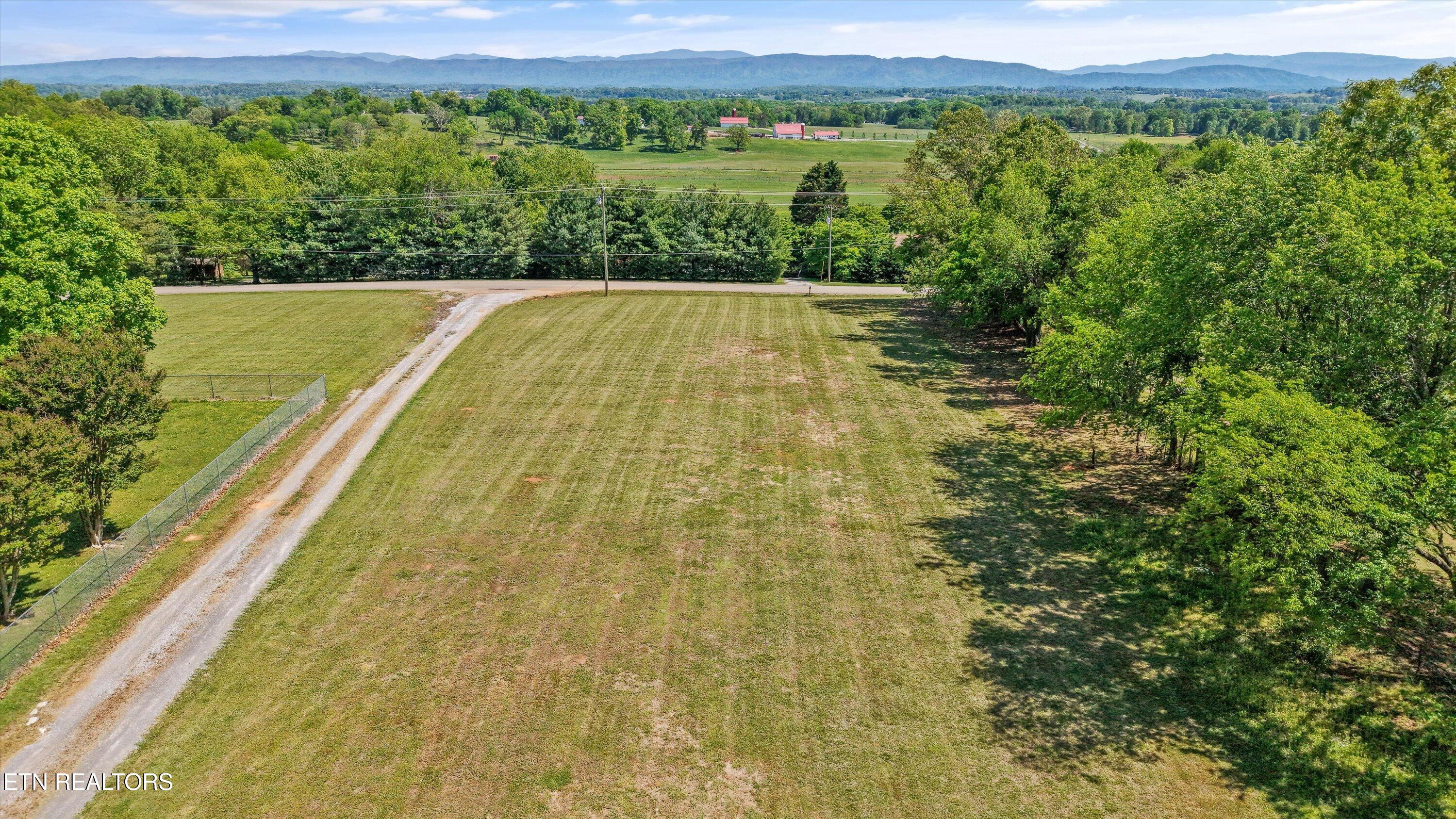 Gregory Road Greenback, TN 37742 - Photo 5 of 11 03-5218 Gregory Rd04