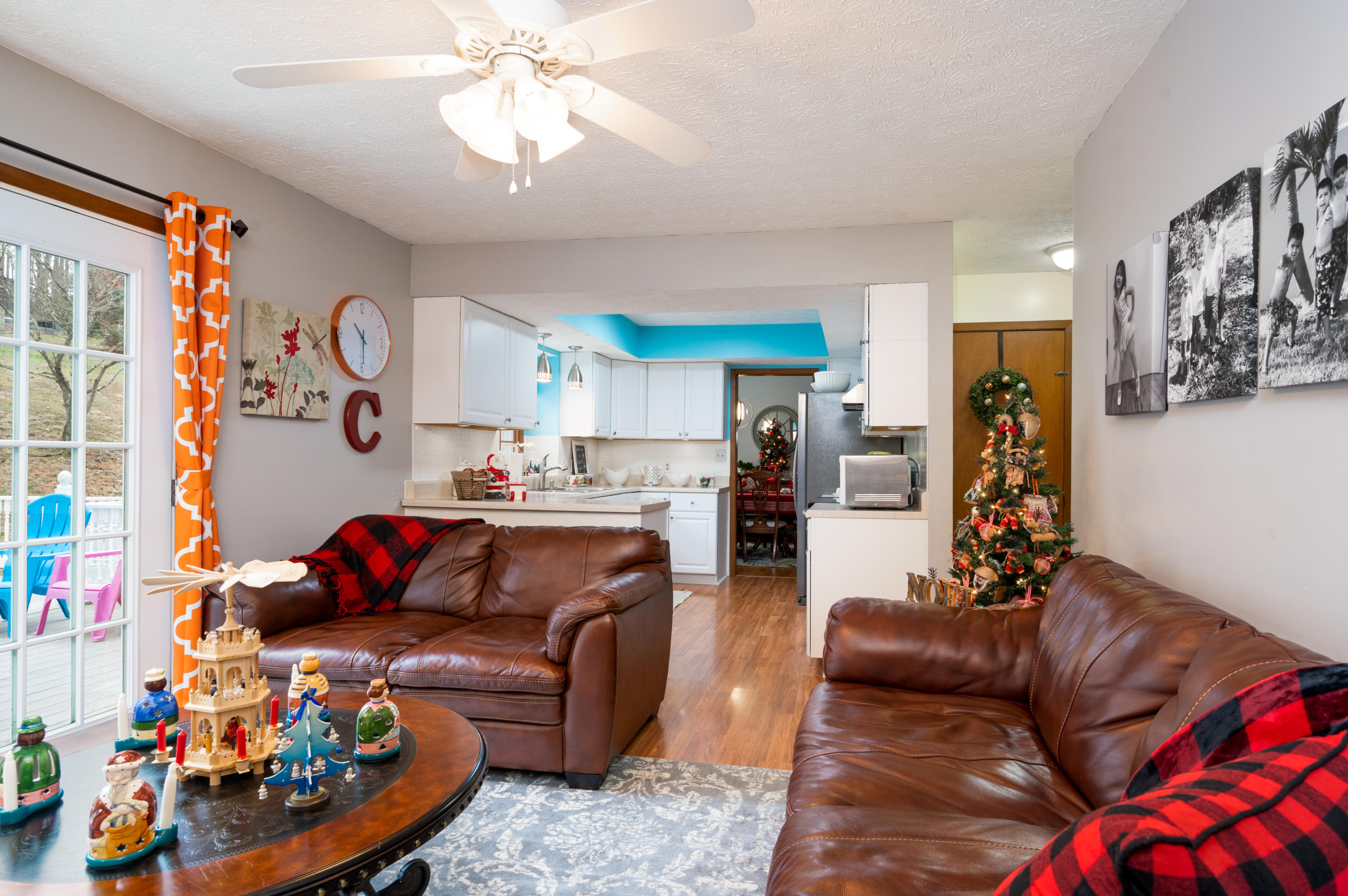 1073 Hidden Valley Road Kingsport, TN 37663 - Photo 11 of 42 Den view 2