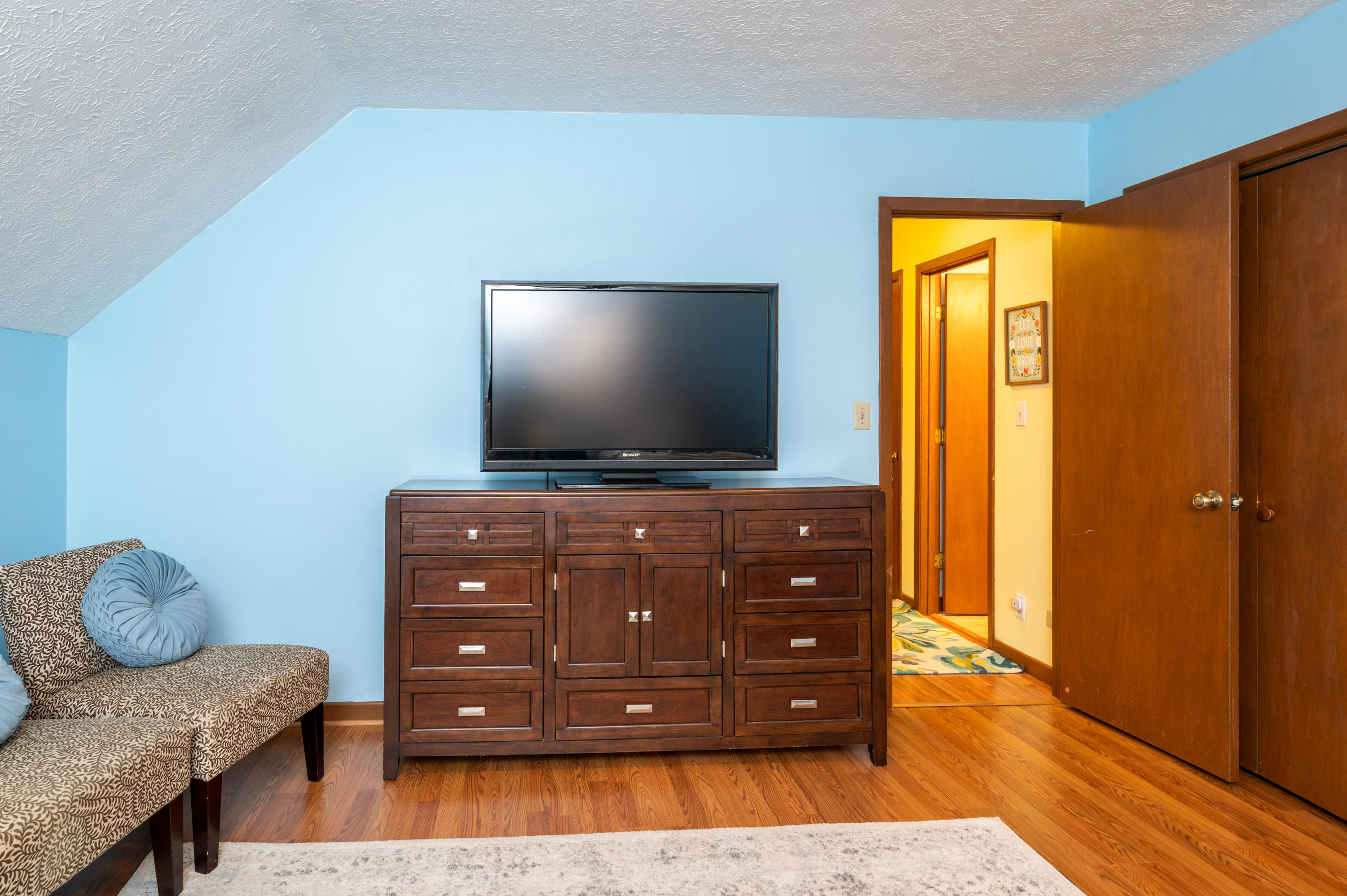 1073 Hidden Valley Road Kingsport, TN 37663 - Photo 16 of 42 Master Bedroom View 2