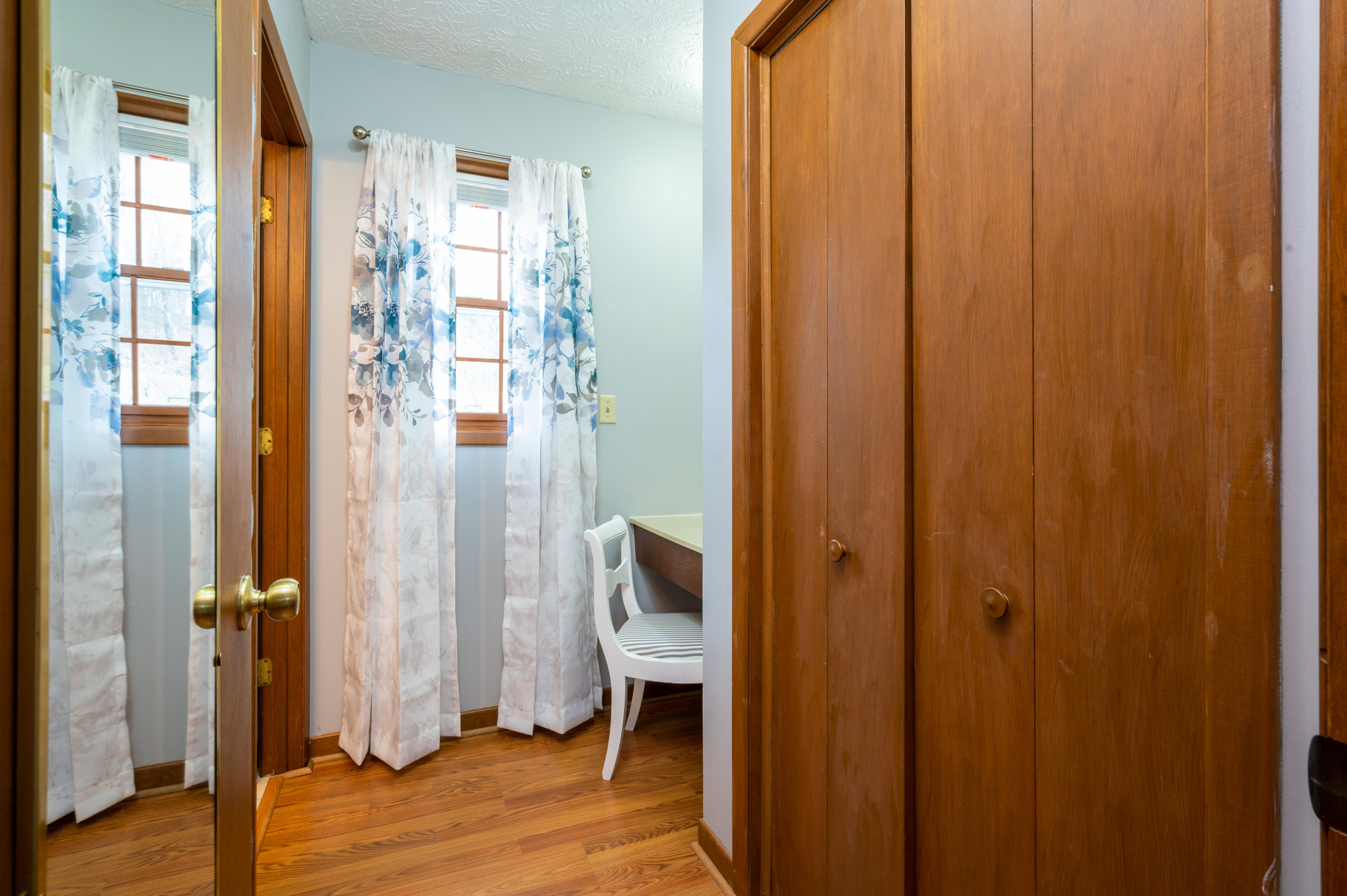 1073 Hidden Valley Road Kingsport, TN 37663 - Photo 18 of 42 Master Bath Closet