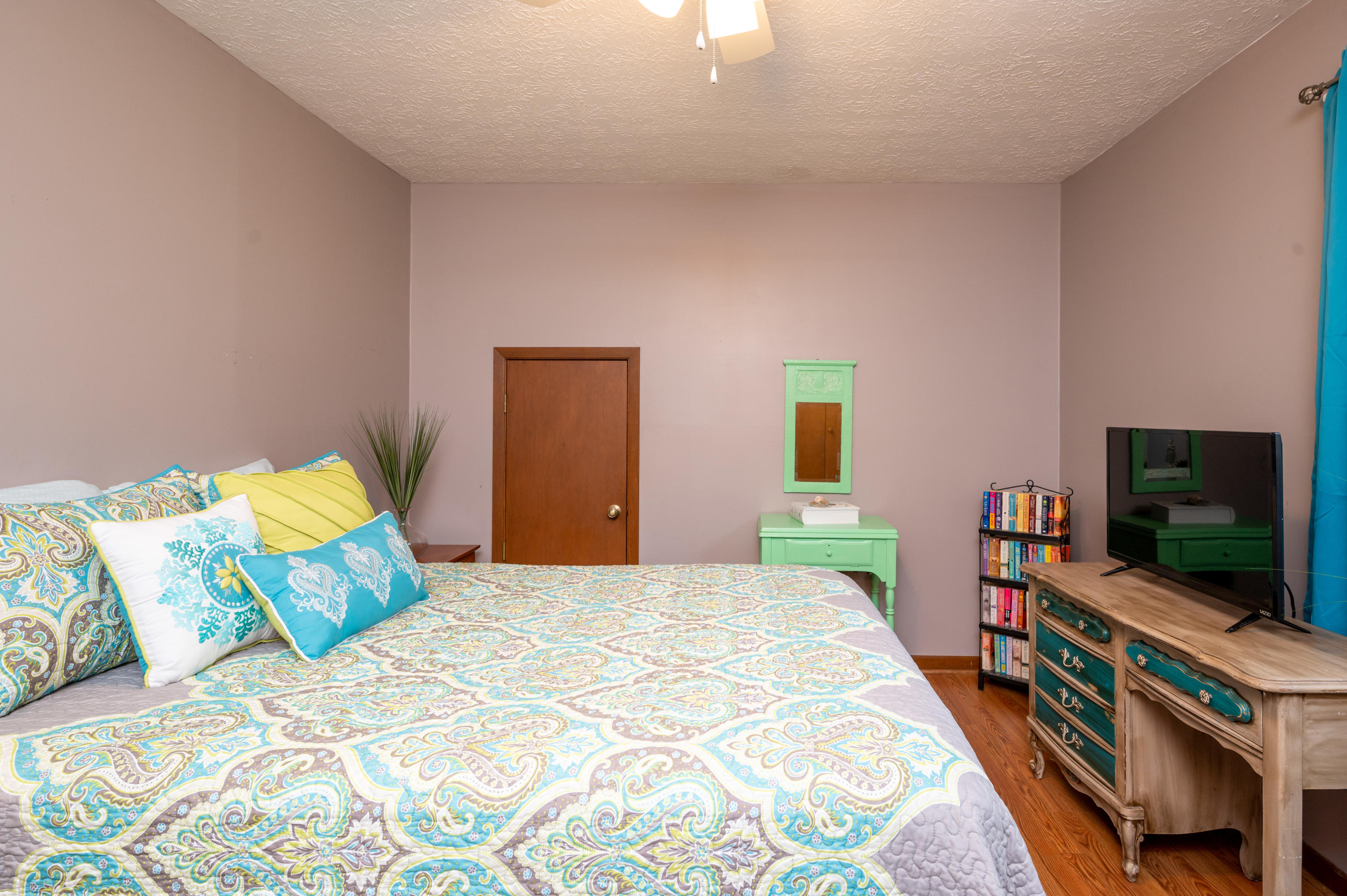 1073 Hidden Valley Road Kingsport, TN 37663 - Photo 21 of 42 Bedroom 2