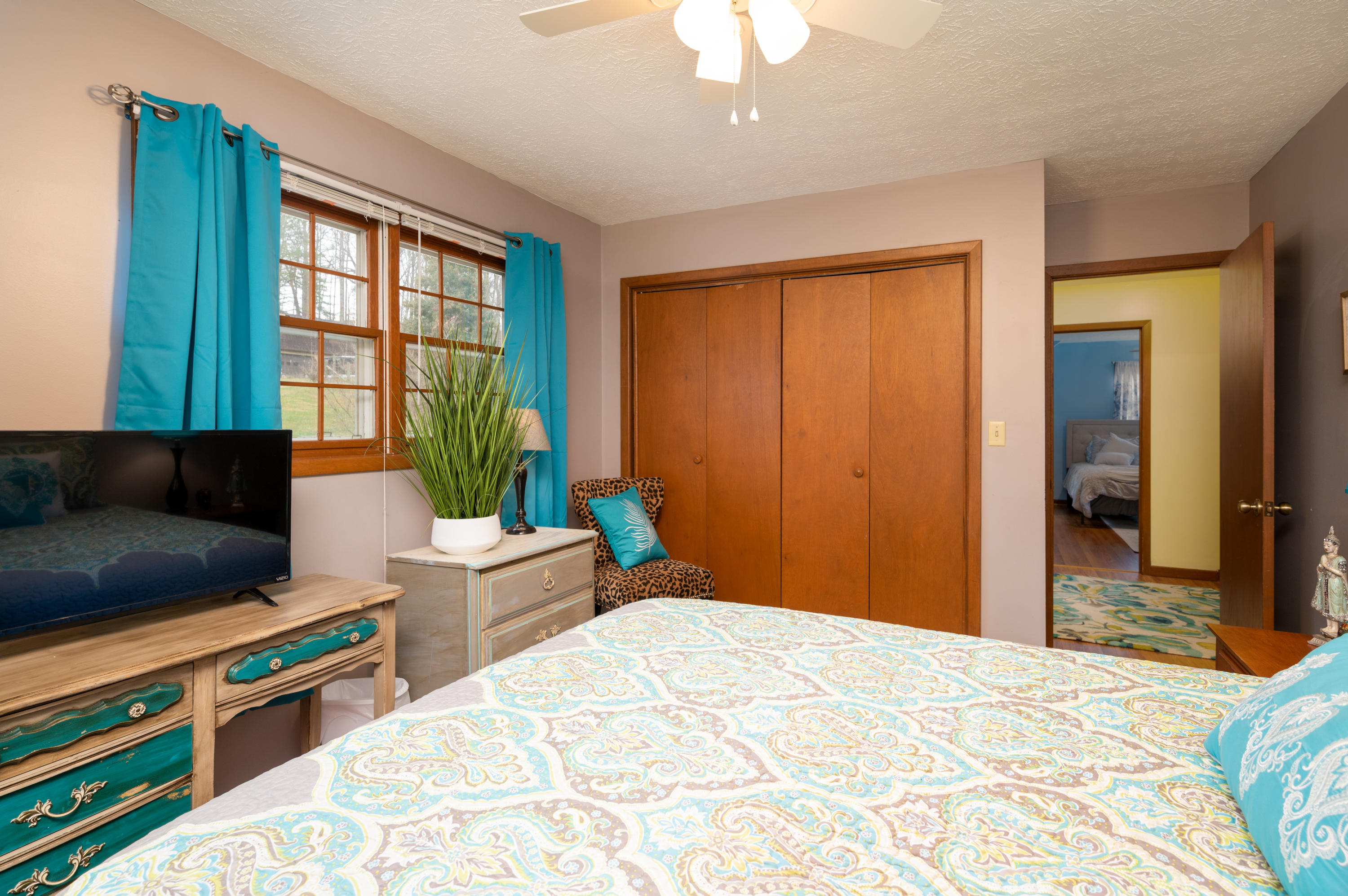 1073 Hidden Valley Road Kingsport, TN 37663 - Photo 22 of 42 Bedroom 2 view 2