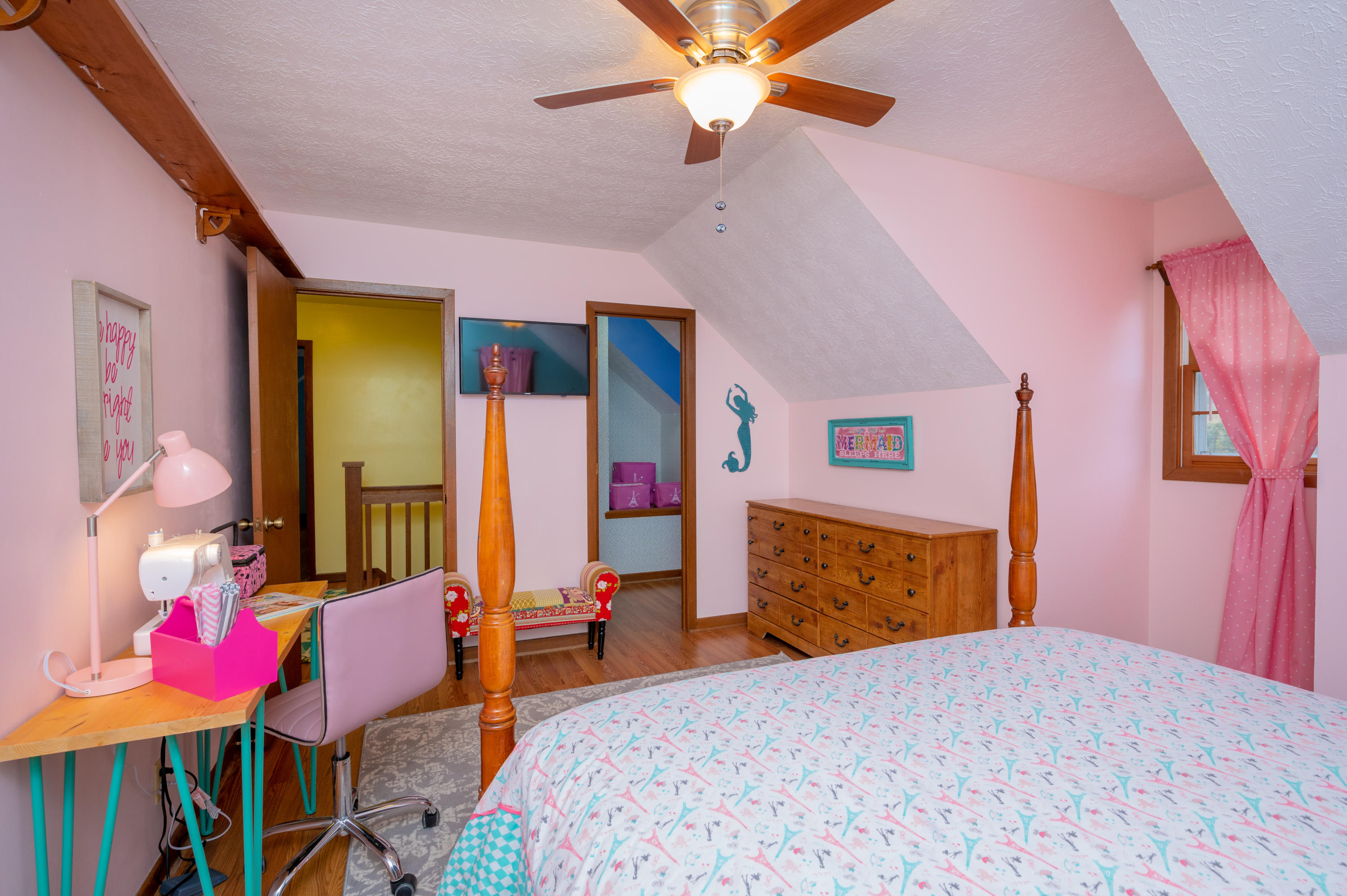 1073 Hidden Valley Road Kingsport, TN 37663 - Photo 25 of 42 Bedroom 3 view 2