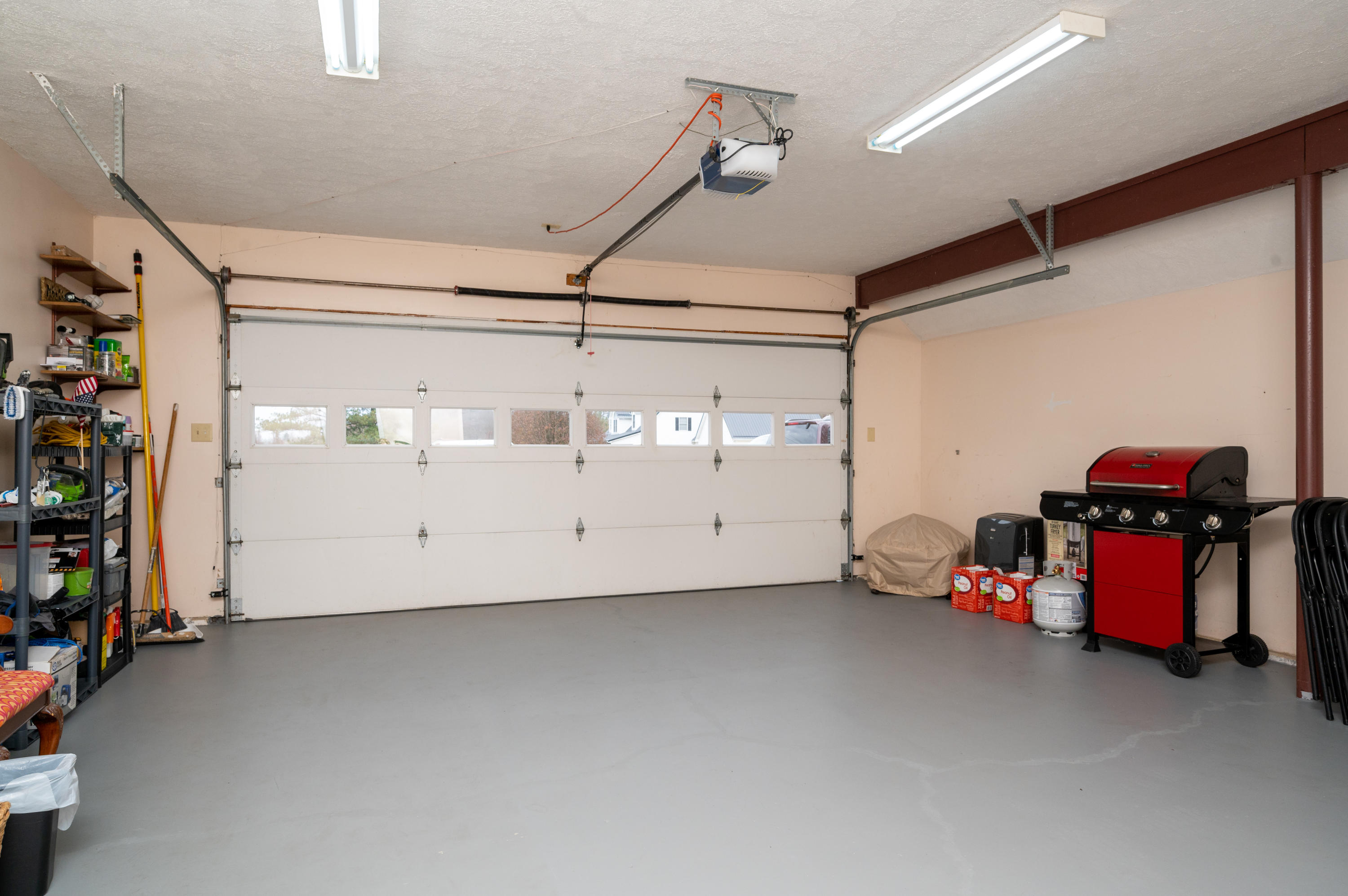 1073 Hidden Valley Road Kingsport, TN 37663 - Photo 27 of 42 Garage