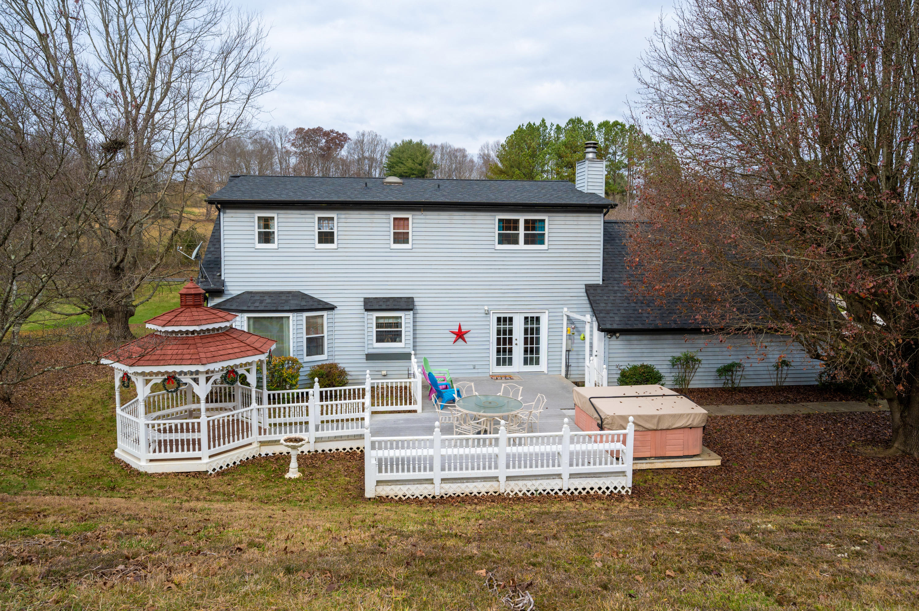 1073 Hidden Valley Road Kingsport, TN 37663 - Photo 38 of 42 Back of house