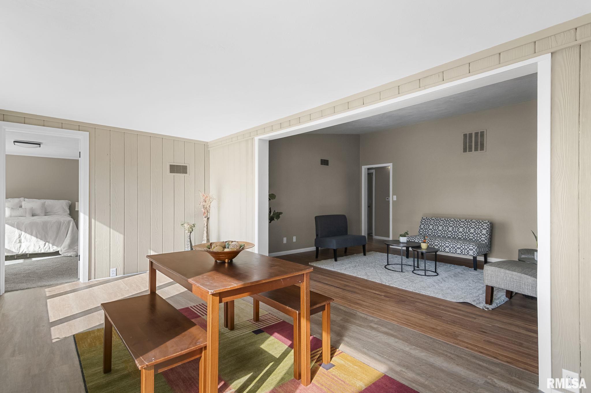 2028 Parkview Drive Springfield, IL 62704 - Photo 11 of 36