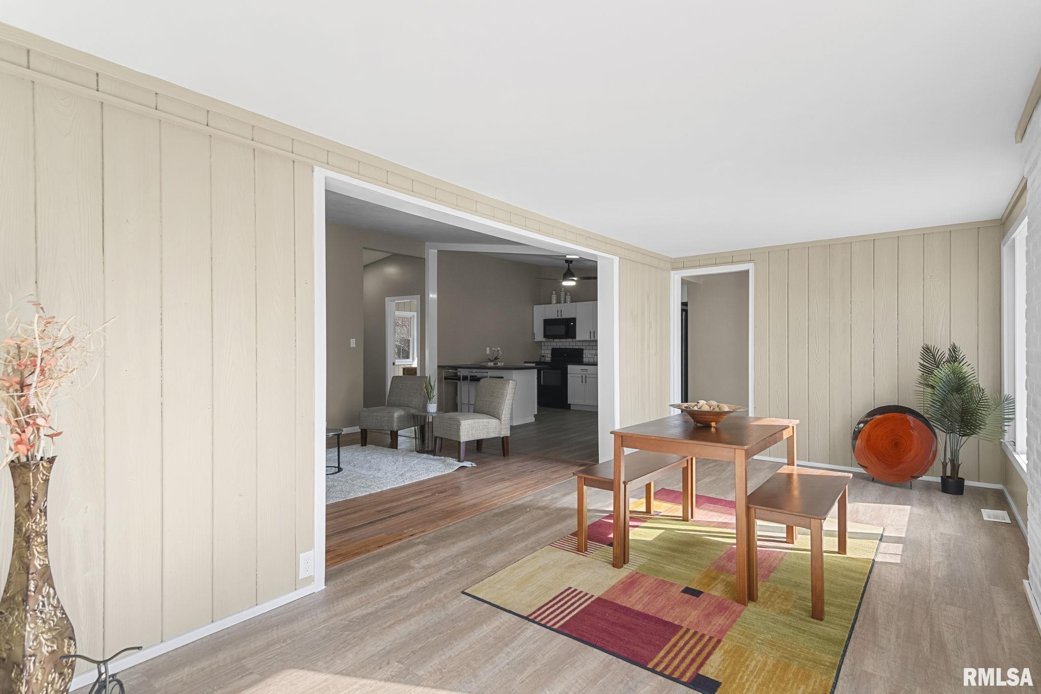 2028 Parkview Drive Springfield, IL 62704 - Photo 12 of 36