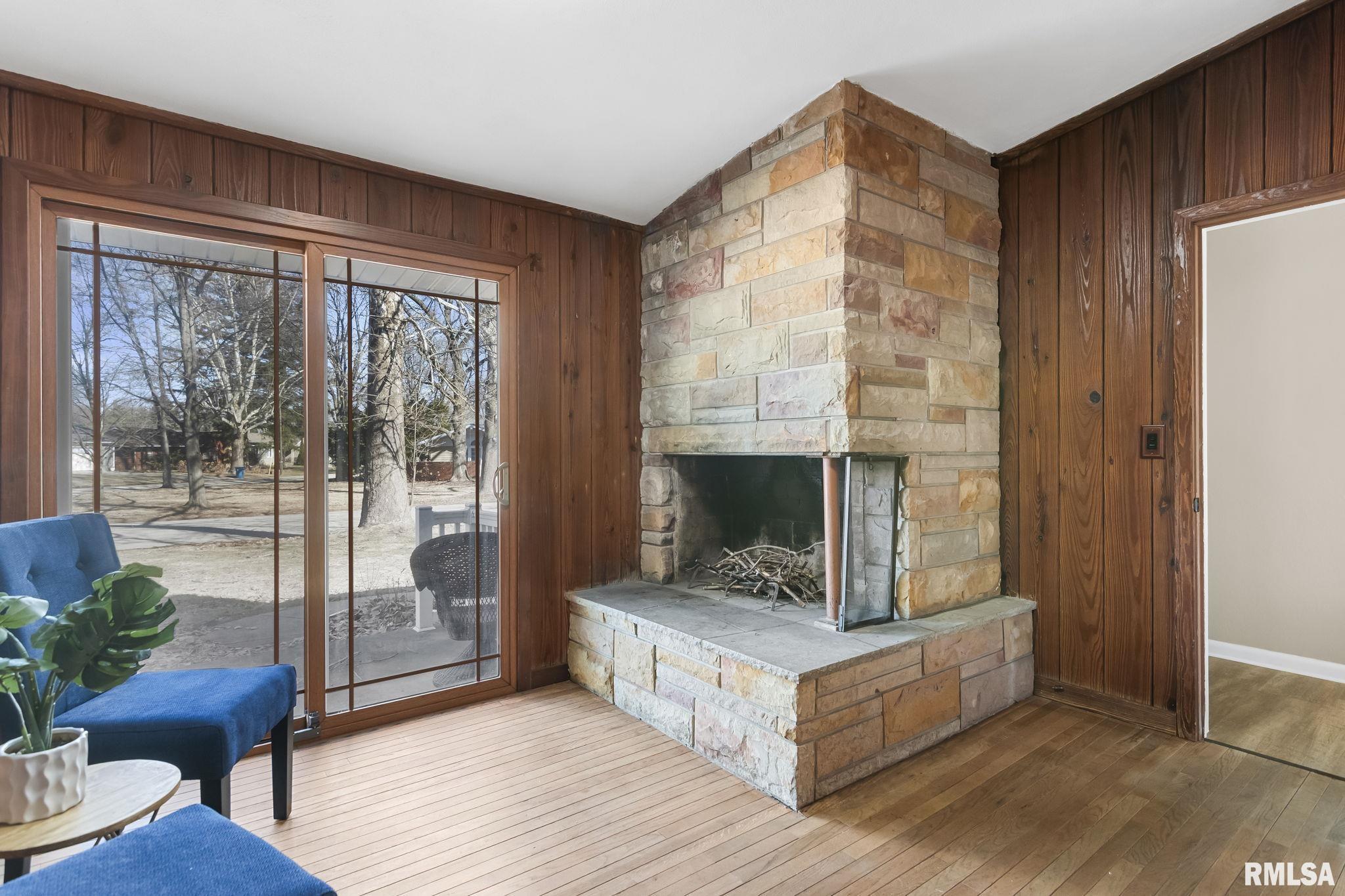 2028 Parkview Drive Springfield, IL 62704 - Photo 14 of 36