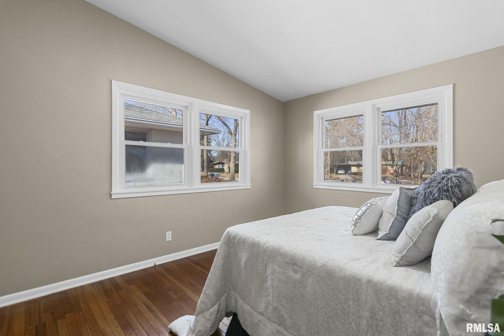 2028 Parkview Drive Springfield, IL 62704 - Photo 18 of 36