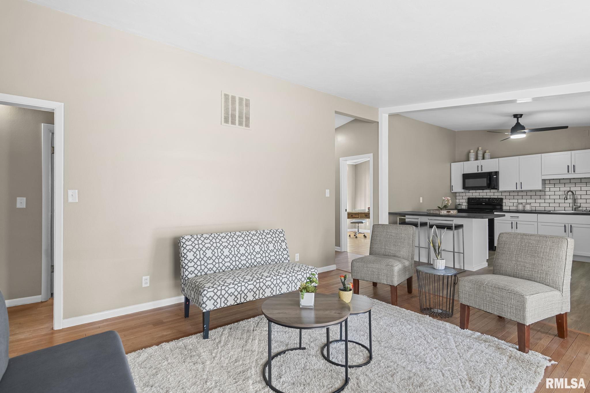 2028 Parkview Drive Springfield, IL 62704 - Photo 5 of 36