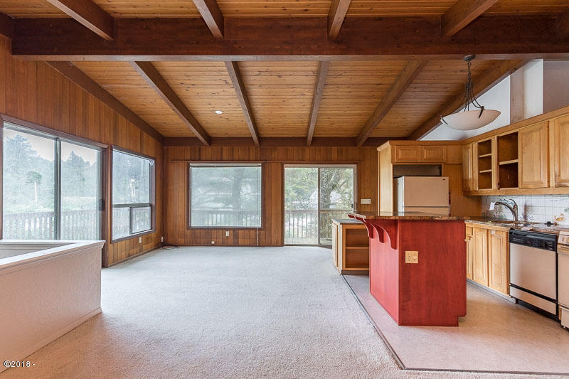 145 South Point Street Depoe Bay, OR 97341 - Photo 9 of 20 southpoint-backlightmarketing-27