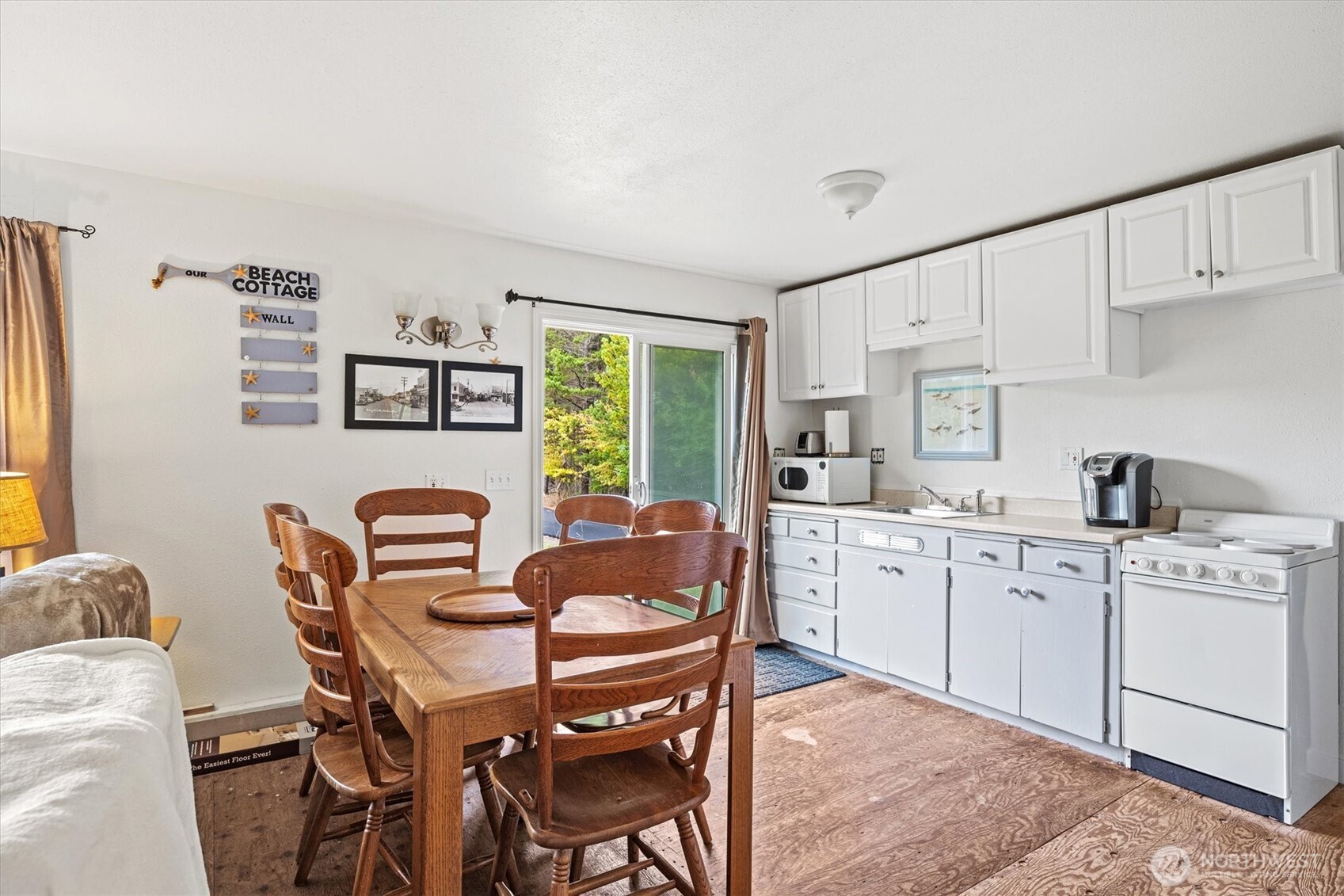 11303 Pacific Way Long Beach, WA 98631 - Photo 12 of 40 a dining room with furniture and window