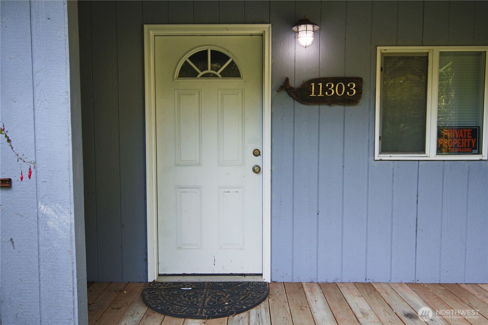 11303 Pacific Way Long Beach, WA 98631 - Photo 4 of 40 a view of an entryway door