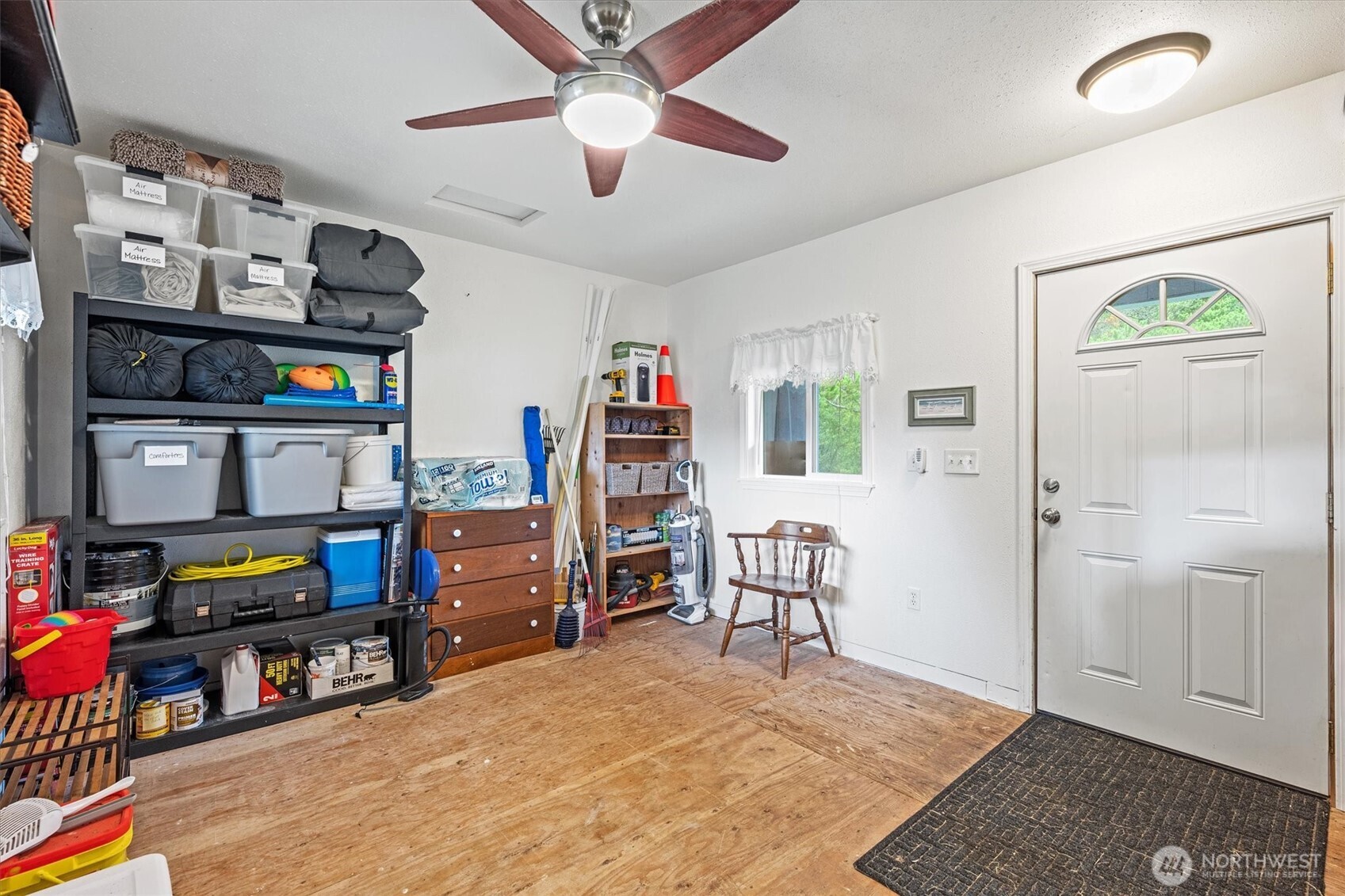 11303 Pacific Way Long Beach, WA 98631 - Photo 6 of 40 a view of a workspace with furniture and toys