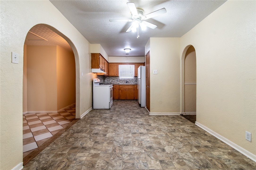 5802 Limerick Drive Corpus Christi, TX 78413 - Photo 9 of 34