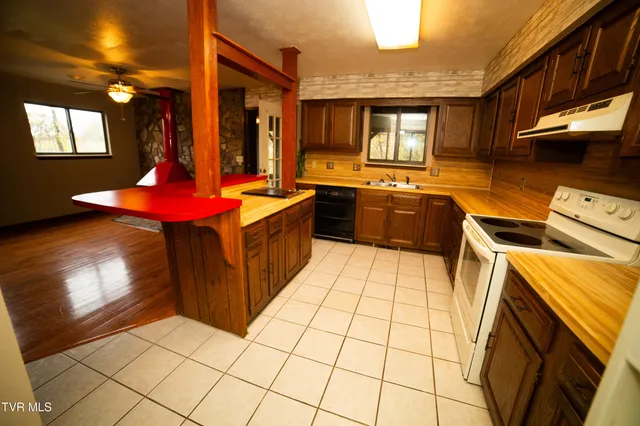 $210,000 | 421 Eastley Court, Unit A, Kingsport, TN 37660