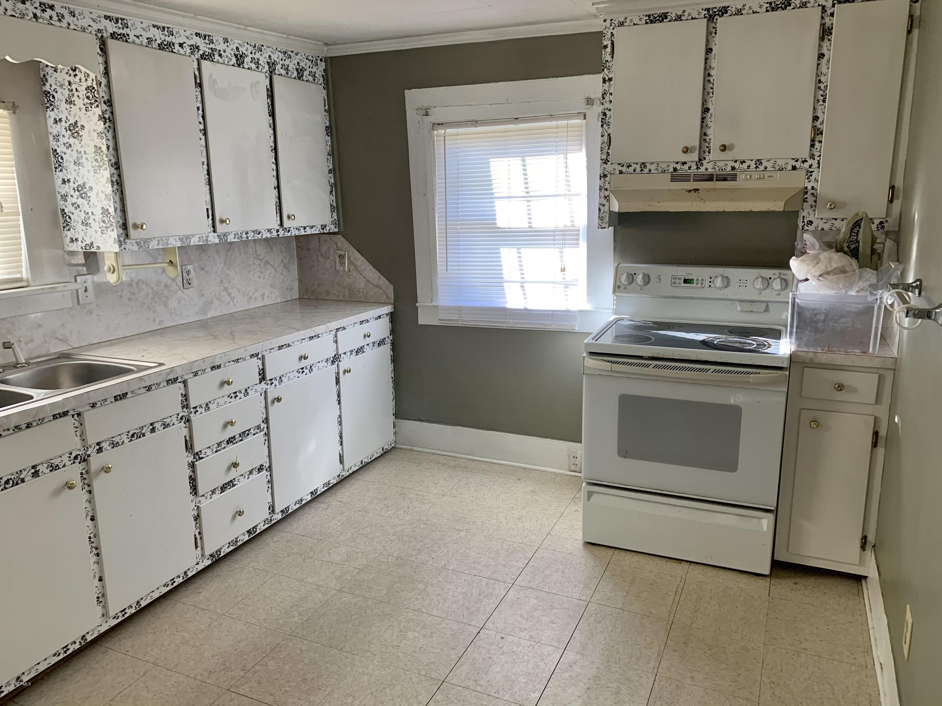 404 Second Street Ayden, NC 28513 - Photo 9 of 14 Kitchen