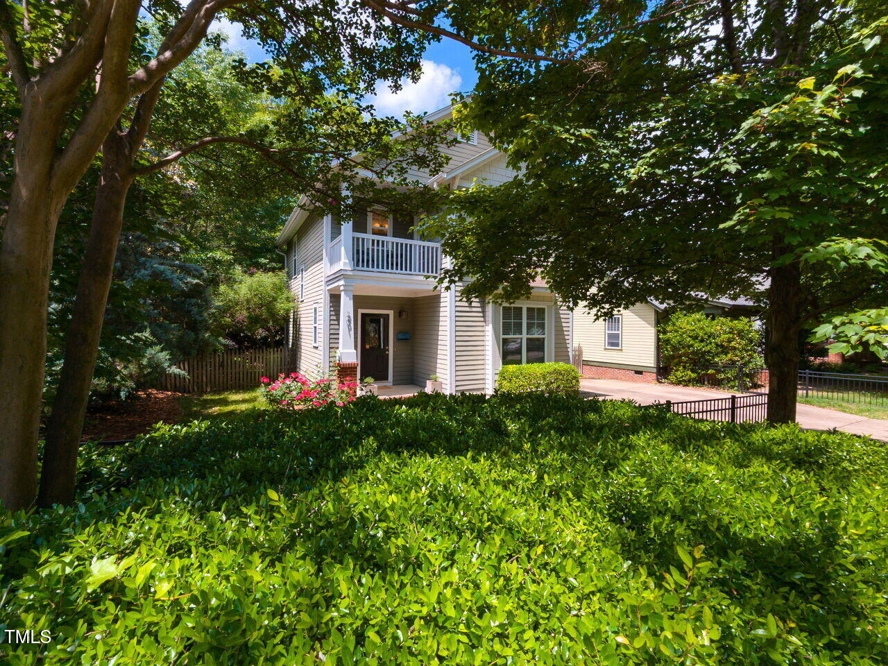 201 Cooke Street Raleigh, NC 27601 - Photo 2 of 31 002-1280x960-201-cooke-street