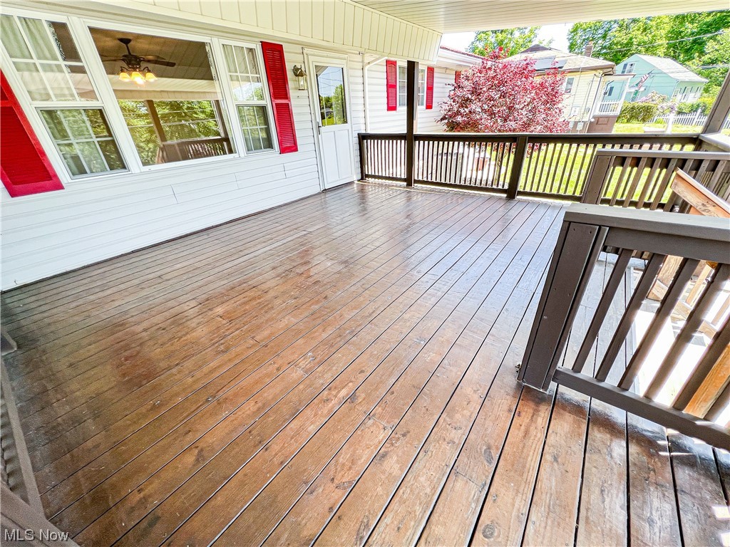 983 Two Ridge Road Steubenville, OH 43953 - Photo 4 of 35 Front Porch
