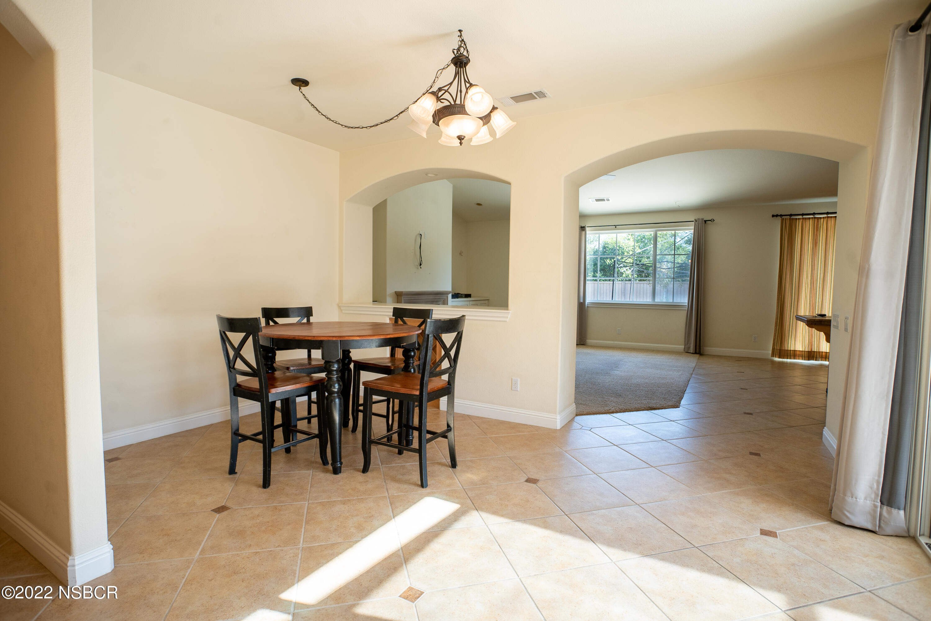 810 Onstott Road Lompoc, CA 93436 - Photo 8 of 28 Breakfast dining area