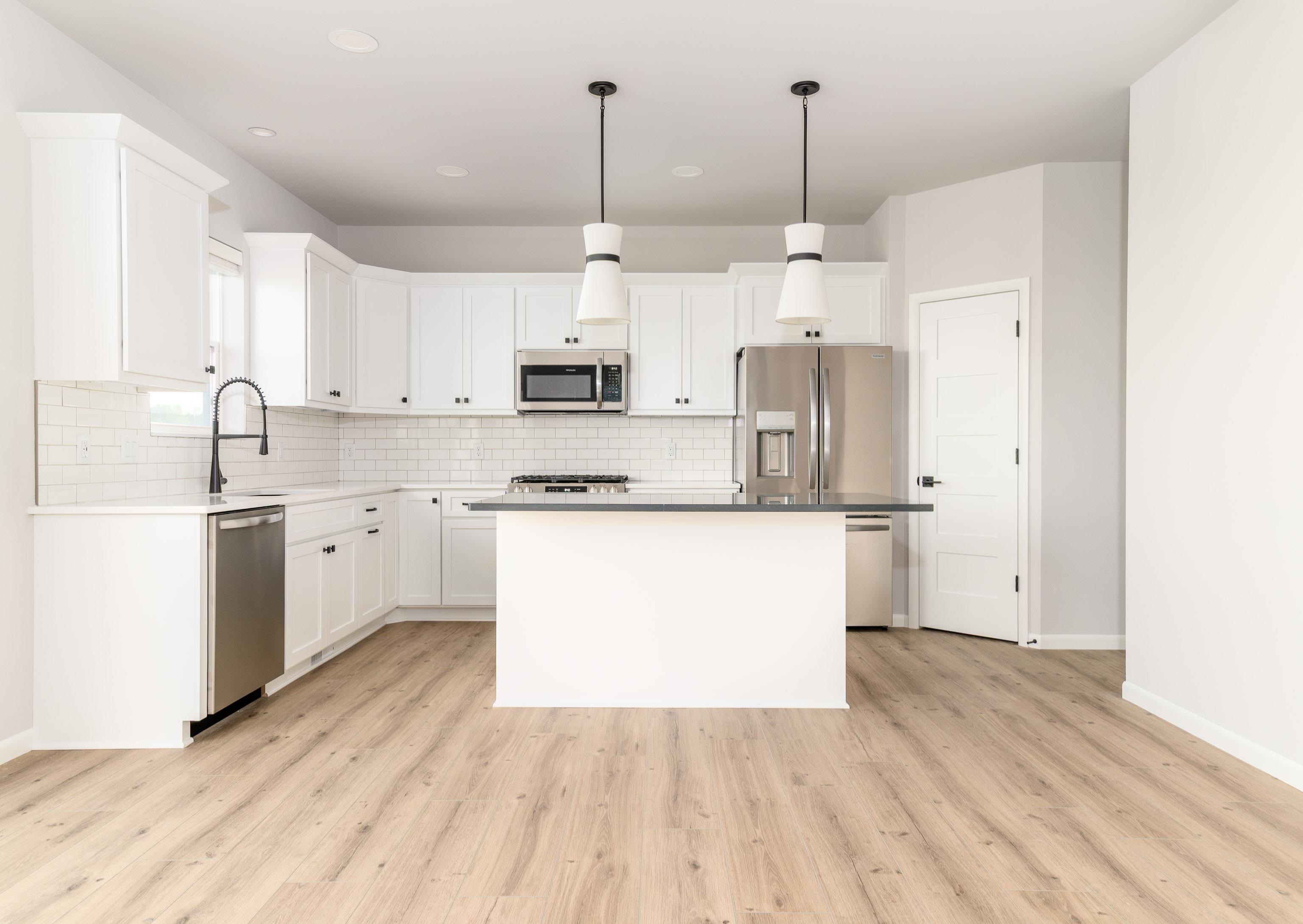 1712 Waverly Way Sun Prairie, WI 53590 - Photo 9 of 23