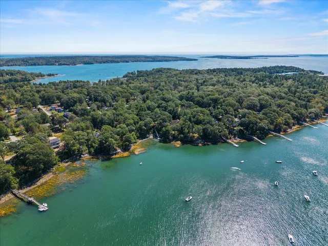 $325,000 | 51 Oakland Avenue, Yarmouth, ME 04096