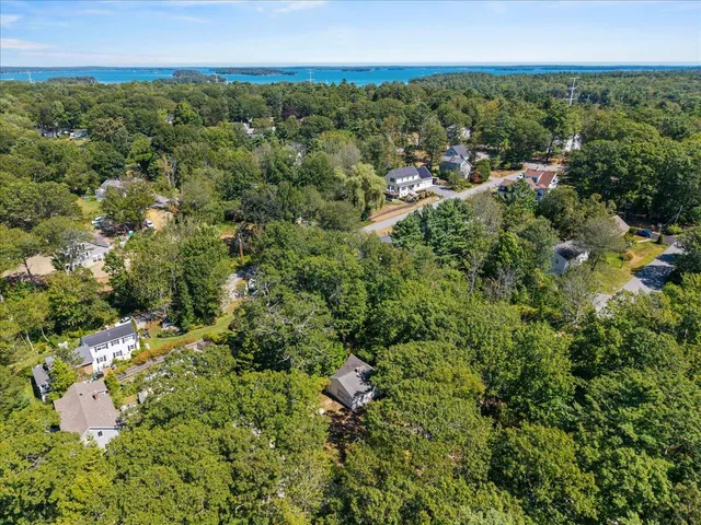 $325,000 | 51 Oakland Avenue, Yarmouth, ME 04096