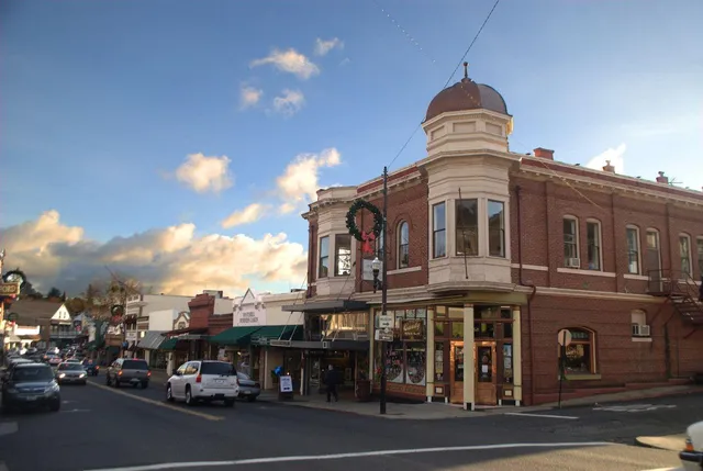 a large building with a street