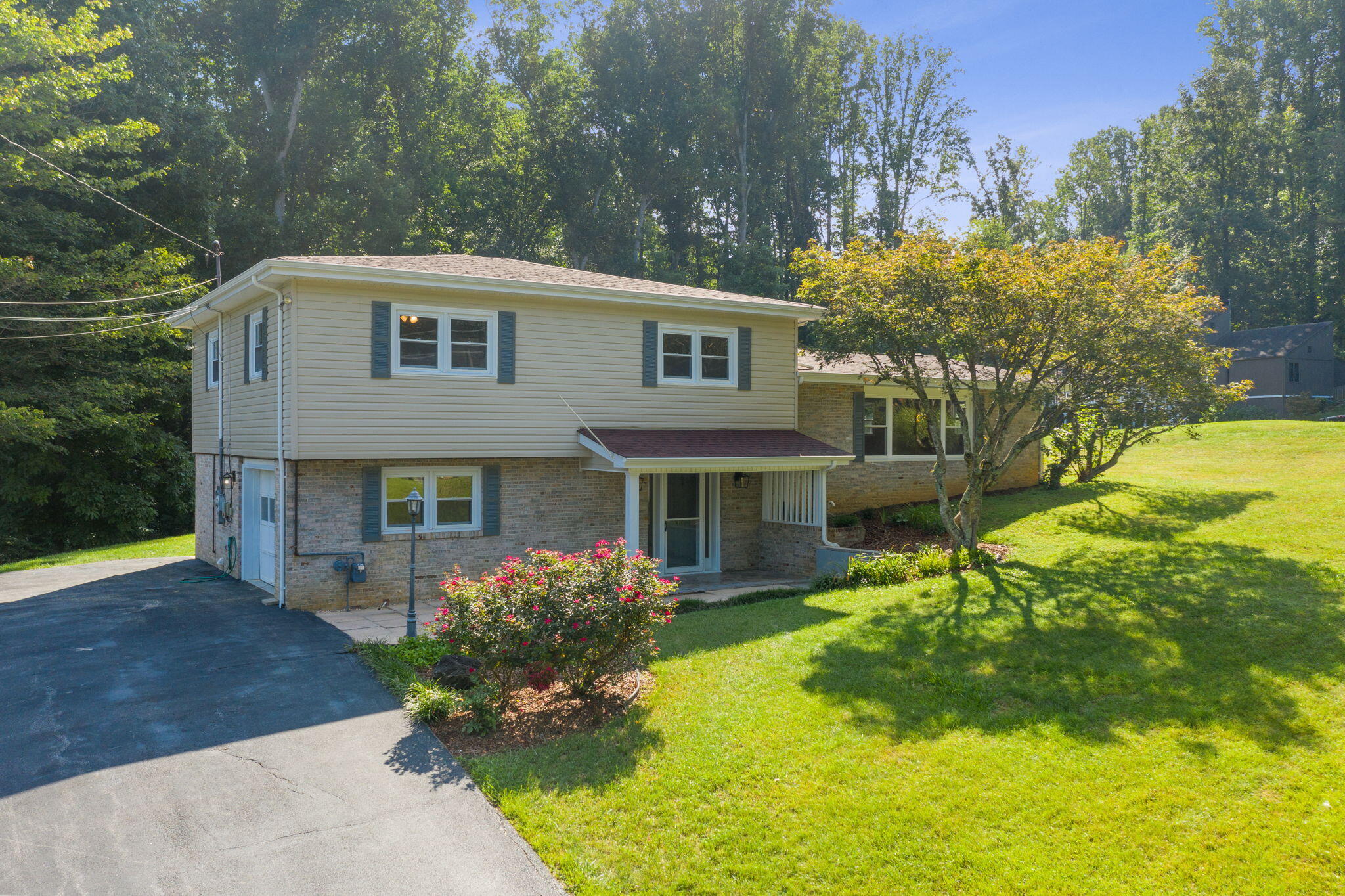 21463 Plantation Road Bristol, VA 24202 - Photo 1 of 38 2-web-or-mls-DJI_0640